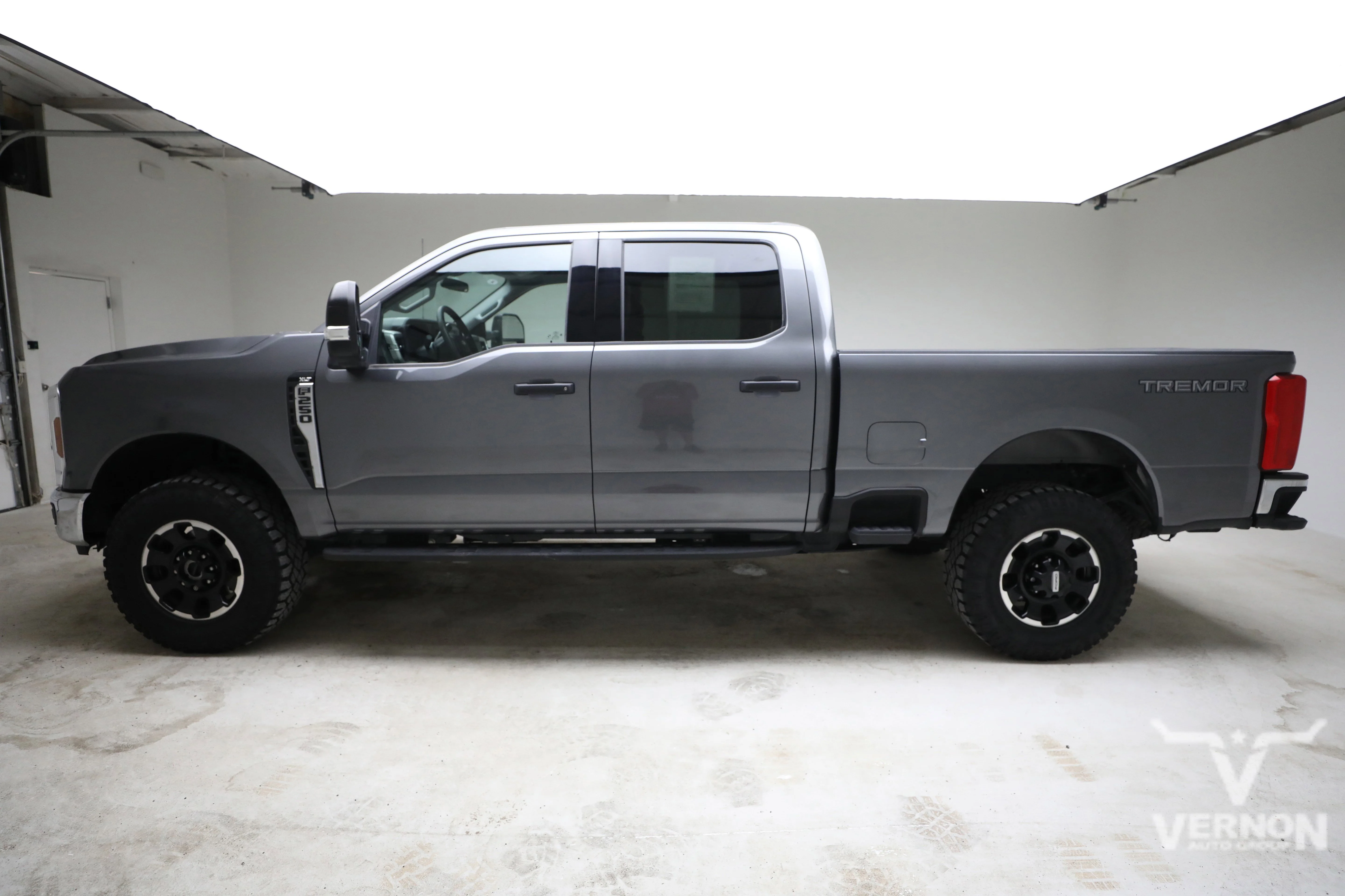 Pre-Owned 2025 Ford Super Duty F-250 XLT Crew Cab 4x4 Tremor