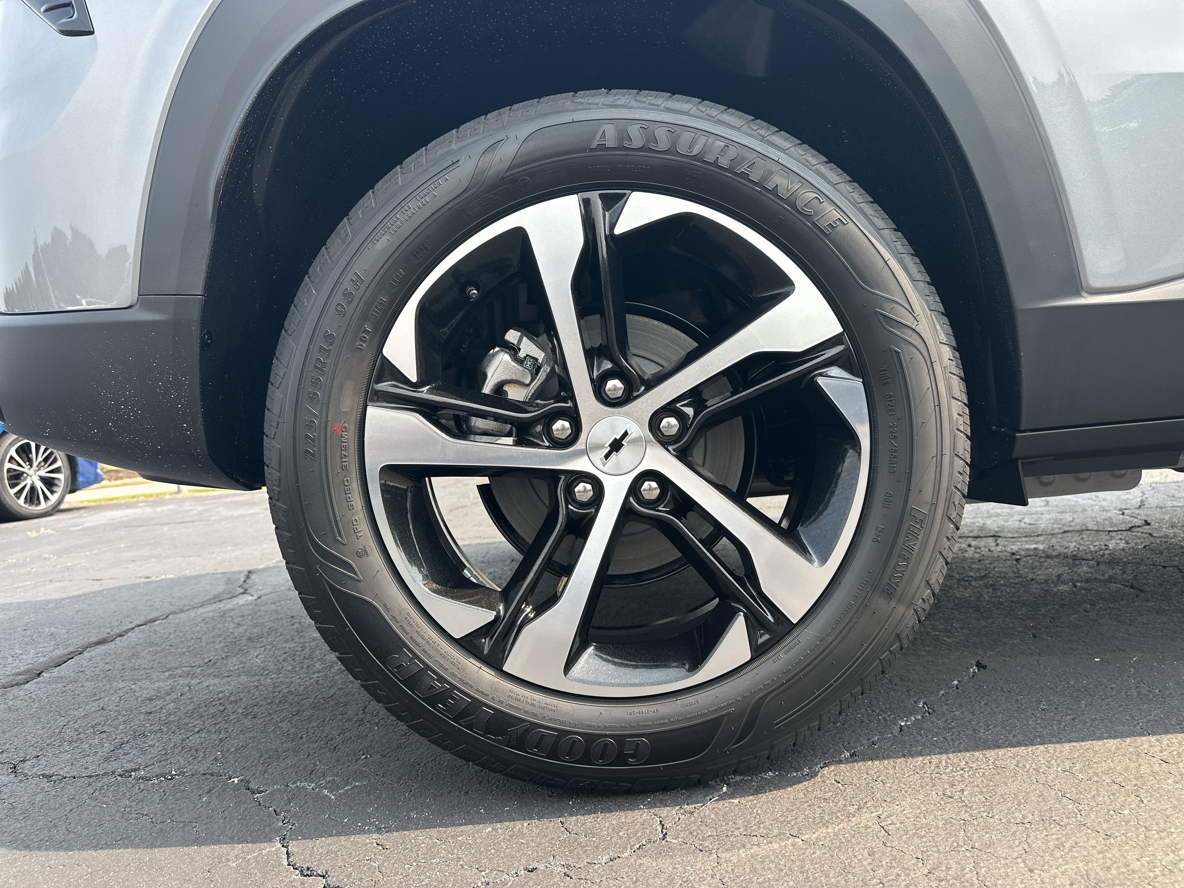 New 2026 Sterling Gray Metallic Chevrolet 1RS image 18