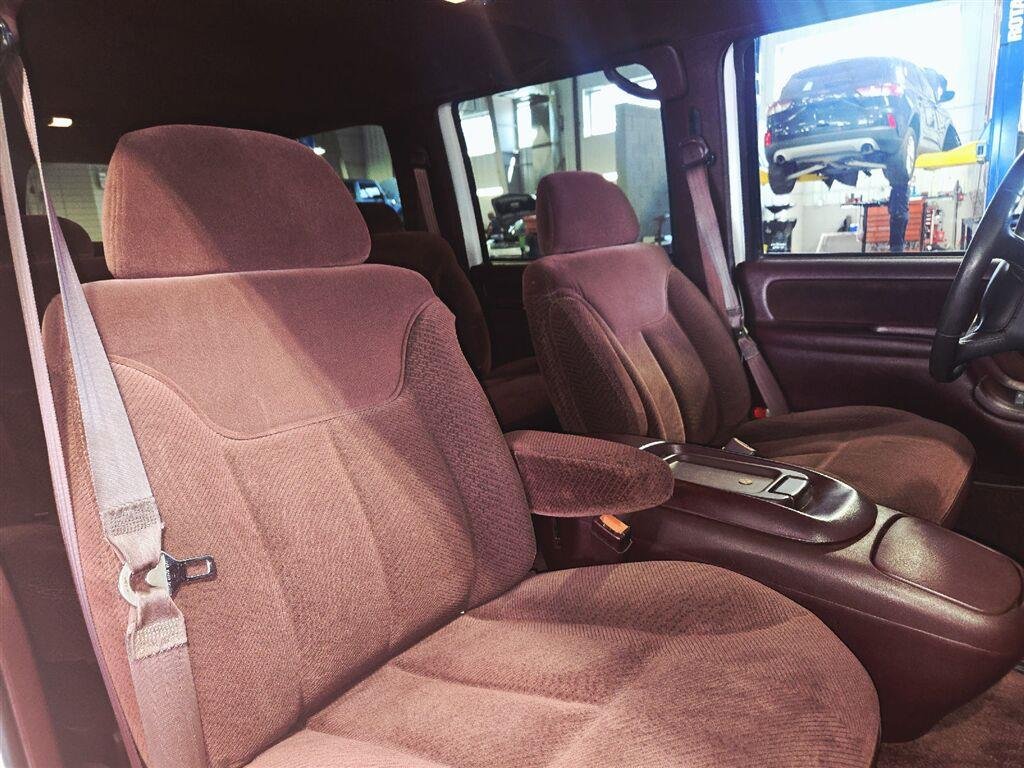 Used 1999 Summit White GMC BASE image 42