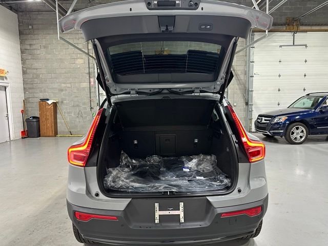 New 2026 Gray Volvo B5 Ultra Black Edition image 21
