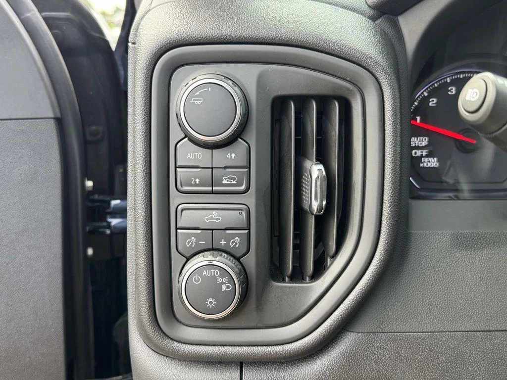 Used 2023 Blue Chevrolet Custom image 26