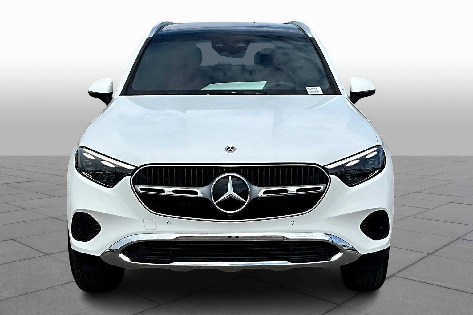 New 2026 Polar White Mercedes-Benz GLC 300 image 3