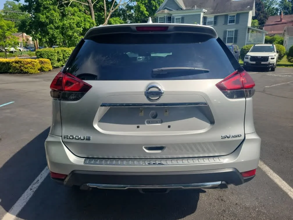 Used 2018 Brilliant Silver Nissan SV image 4