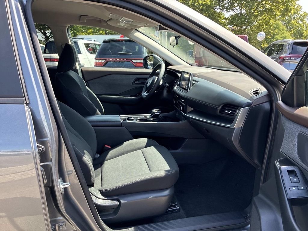 Used 2023 Gray Nissan S image 10