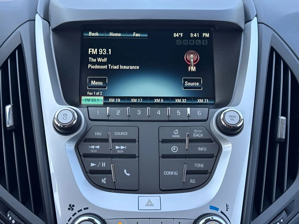 Used 2016 Gold Chevrolet LT image 17