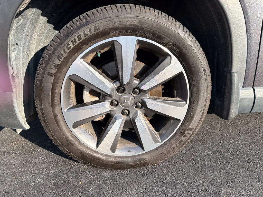 Used 2023 Gray Honda Touring image 2
