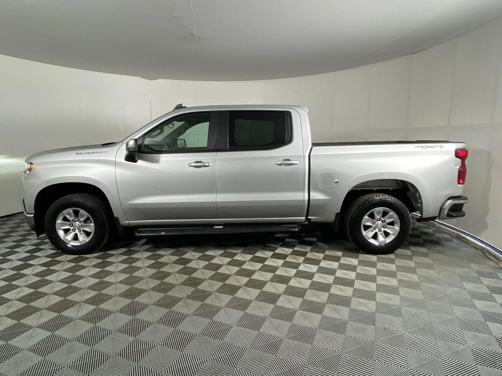 Used 2021 Silver Ice Metallic Chevrolet LT image 13