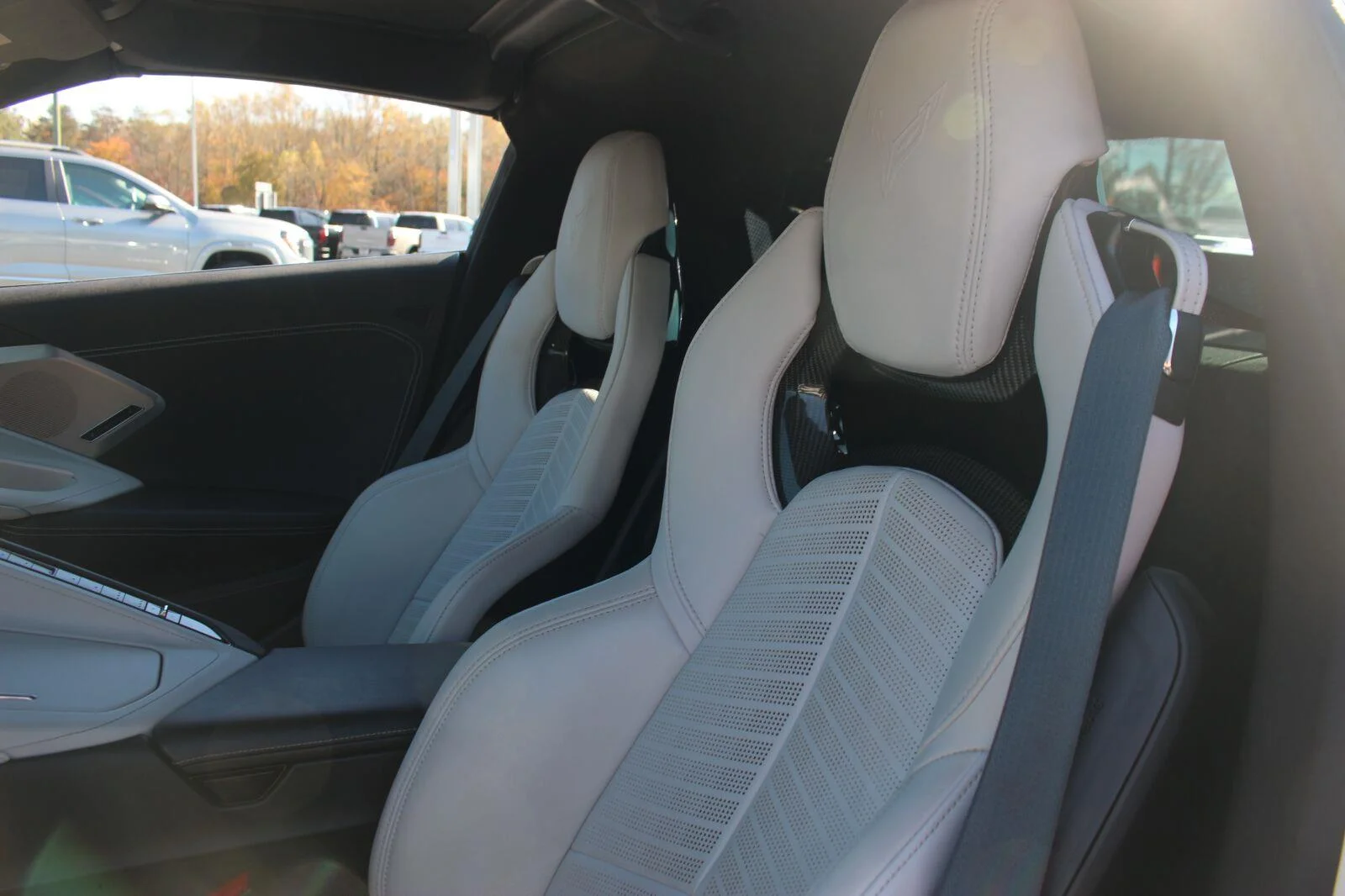 Used 2020 ARCTIC WHITE Chevrolet 2LT image 35