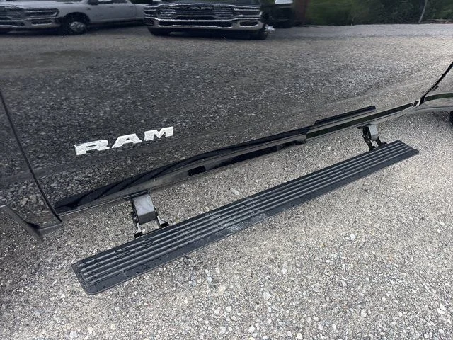 New 2026 Diamond Black Crystal Pearl-Coat Exterior Paint RAM Laramie image 17