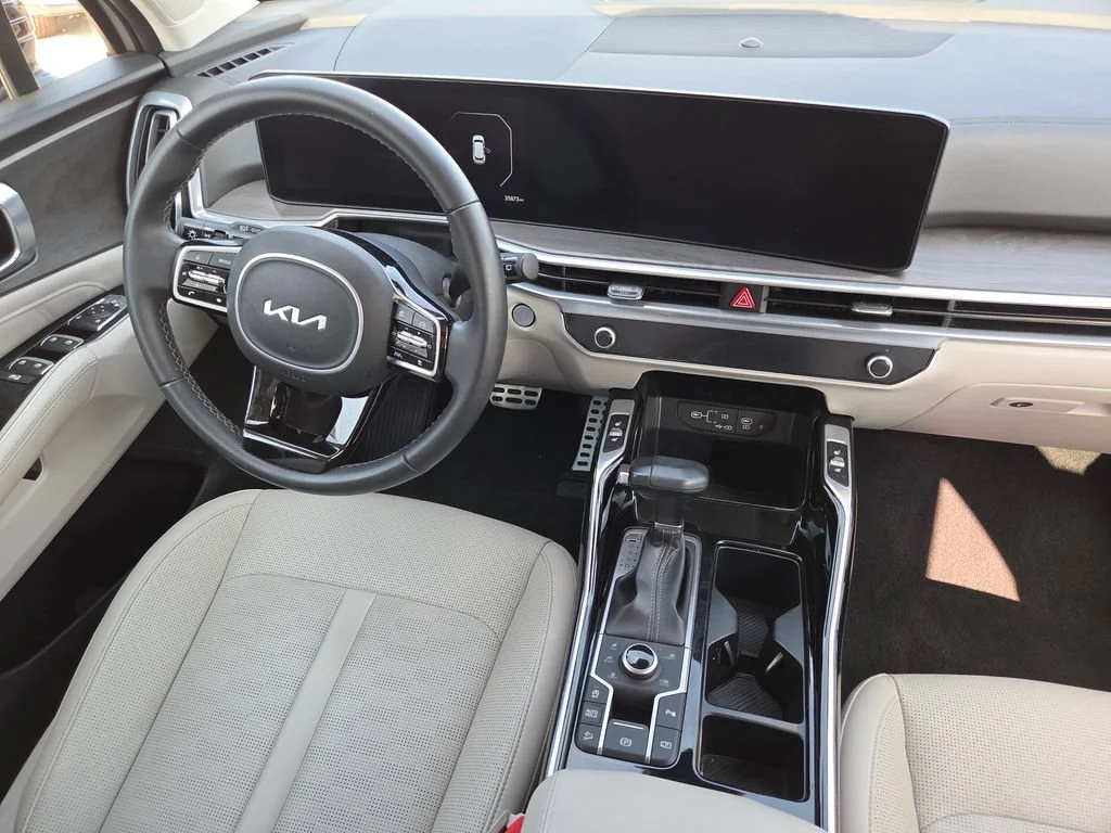 Used 2025 Wolf Gray Kia X-Line SX image 33