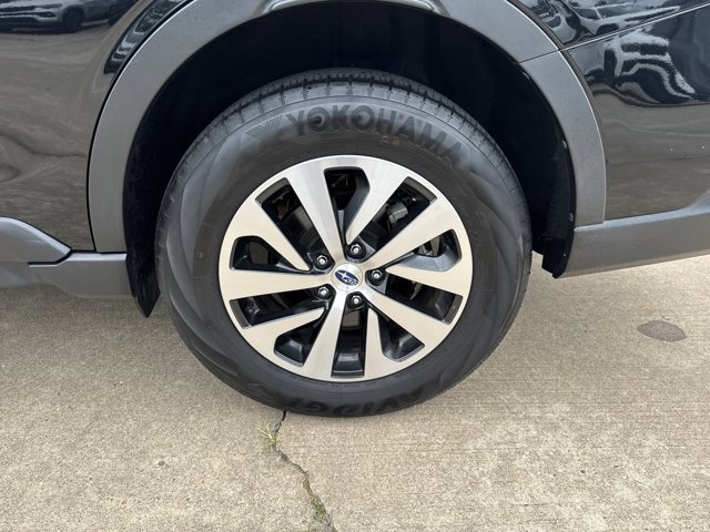 Used 2020 Crystal Black Silica Subaru BASE image 9