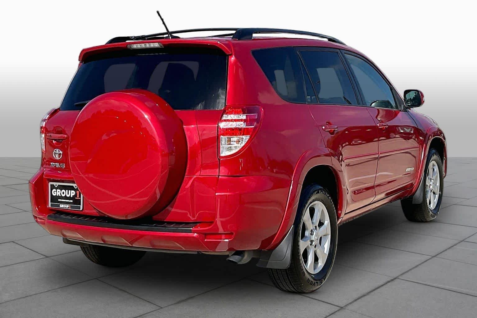 Used 2011 Barcelona Red Metallic Toyota Ltd image 11