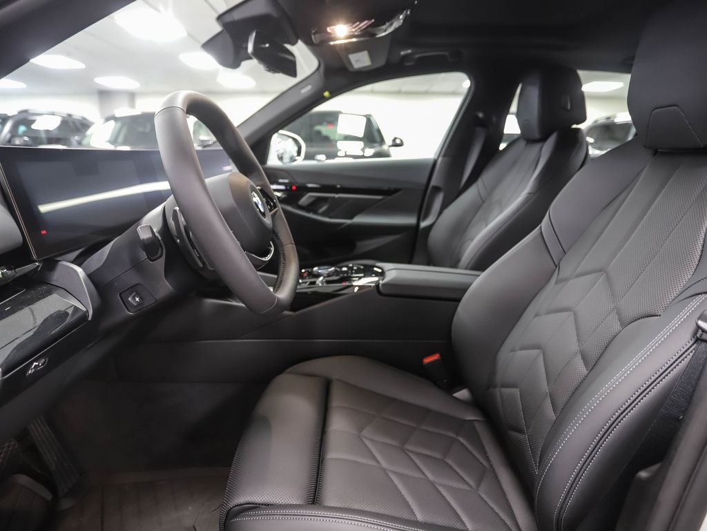 2025 BMW 5 Series 530i - Photo 11