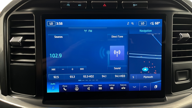 Used 2023 Star White Metallic Tri-Coat Ford Lariat image 29