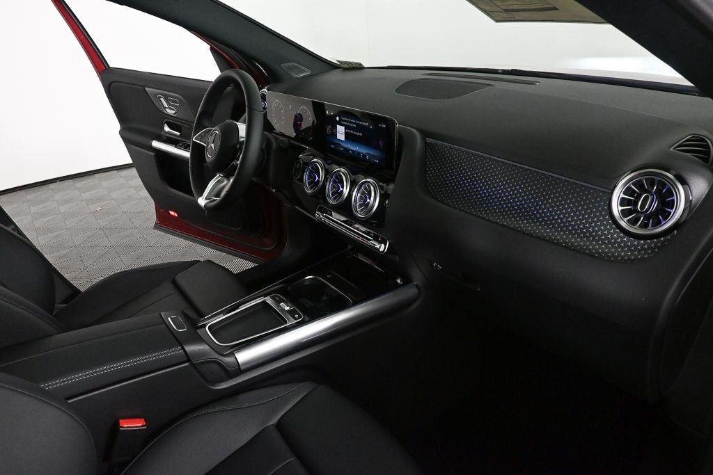New 2026 MANUFAKTUR Patagonia Red Metallic Mercedes-Benz GLA 250 image 25