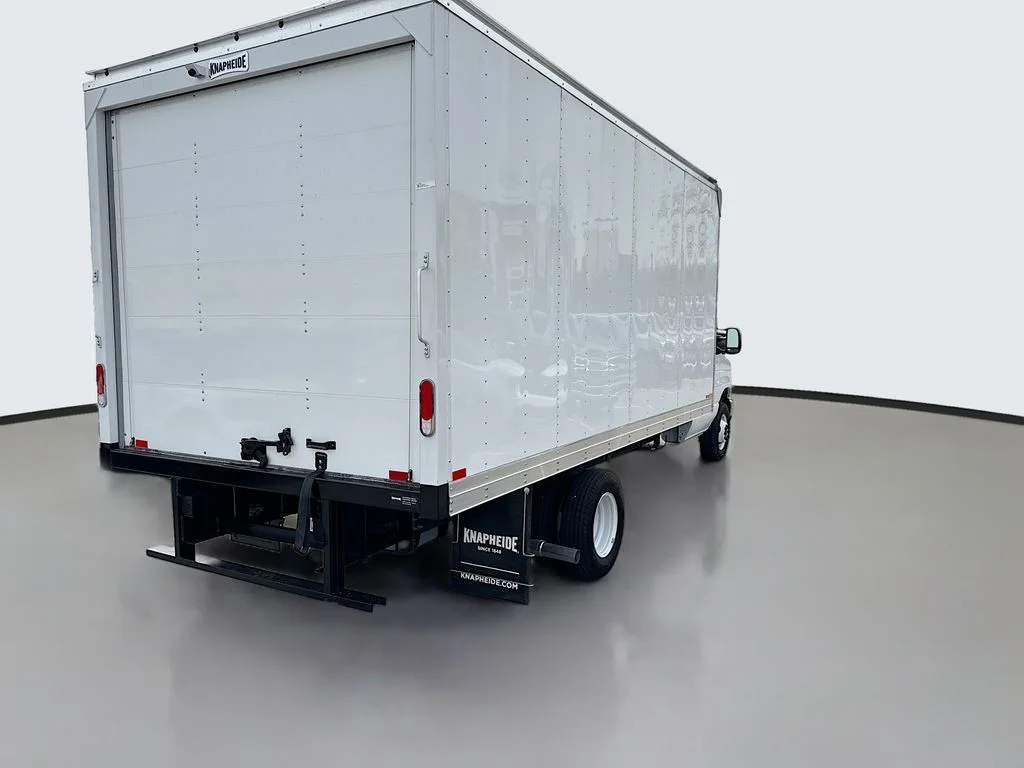 New 2026 Oxford White Ford E-450 DRW image 7