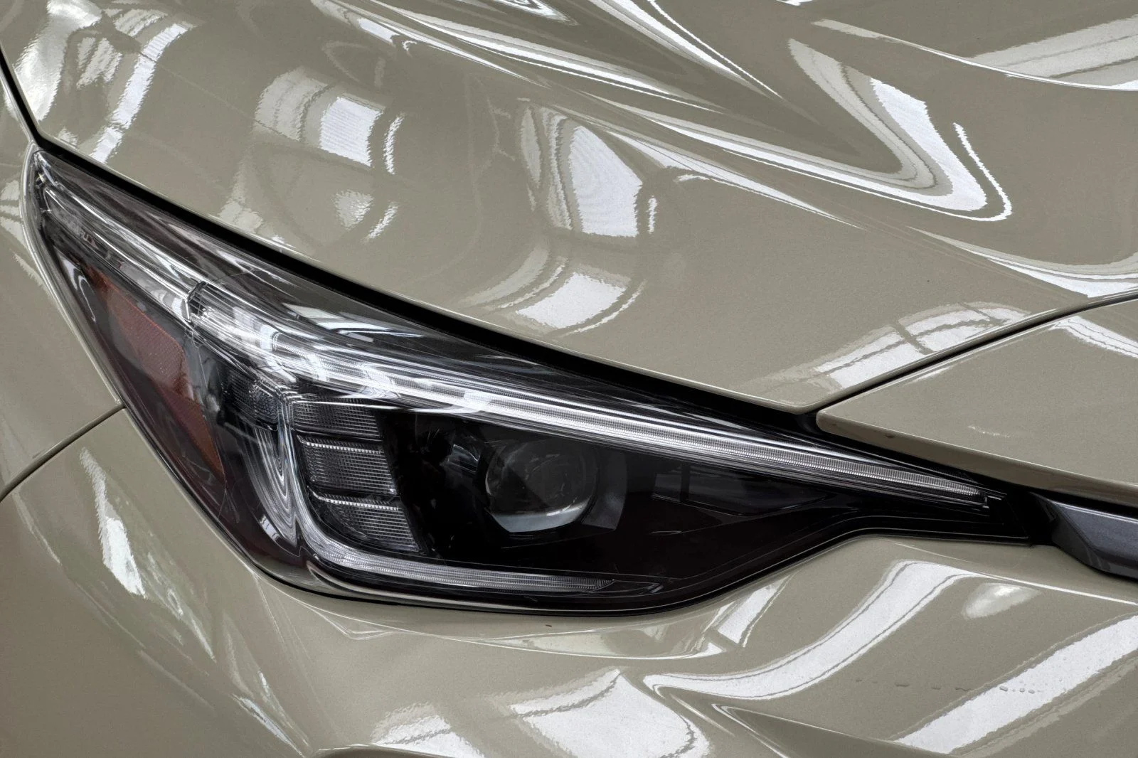 New 2026 SAND DUNE PEARL Subaru Limited Hybrid image 34