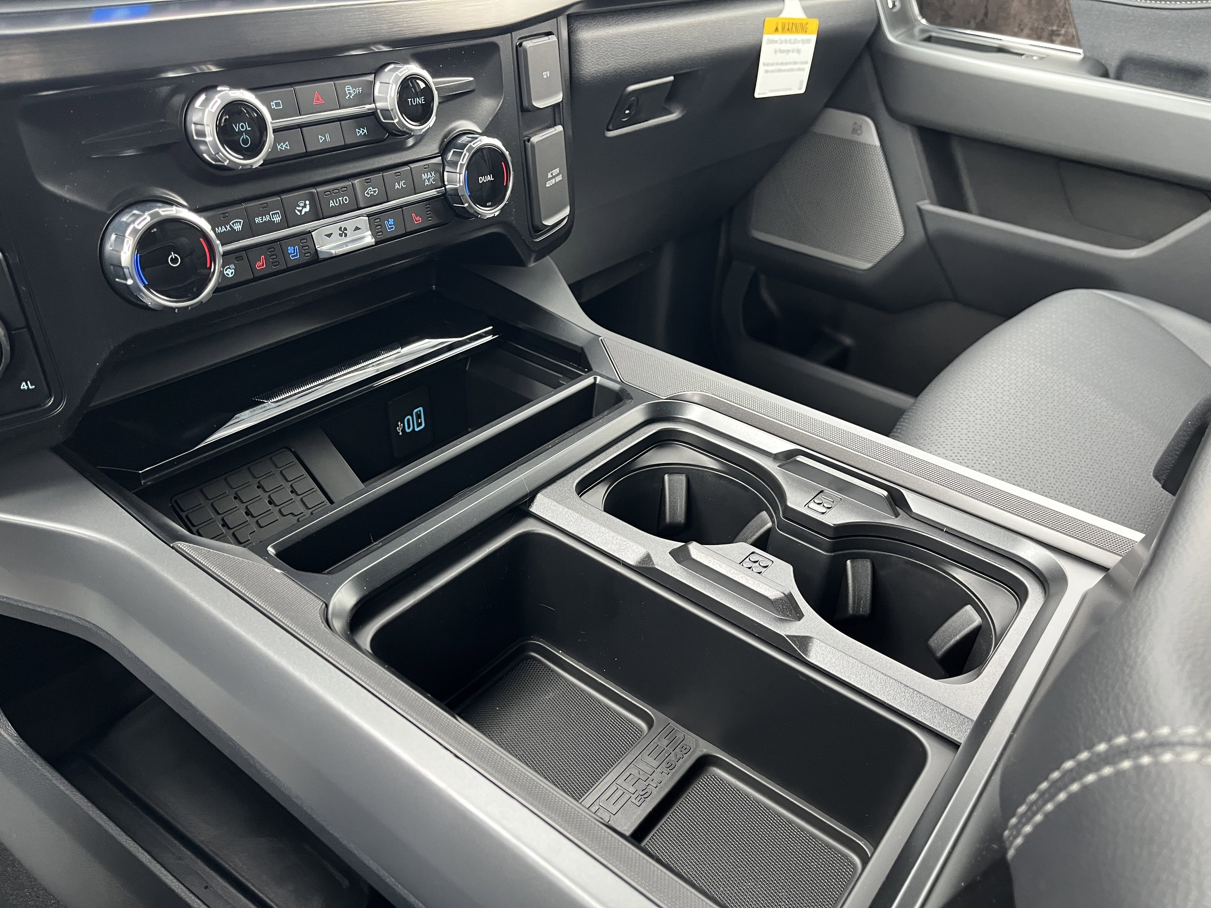 New 2026 Glacier Gray Metallic Tri-Coat Ford F-250® Lariat® image 24