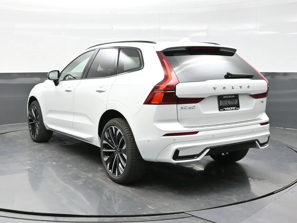 New 2026 White Volvo T8 Ultra image 5