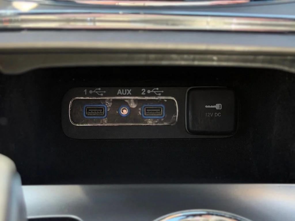 Used 2018 Silver Jeep Laredo E image 15
