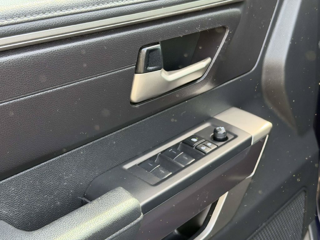 Used 2023  Toyota SR5 image 18