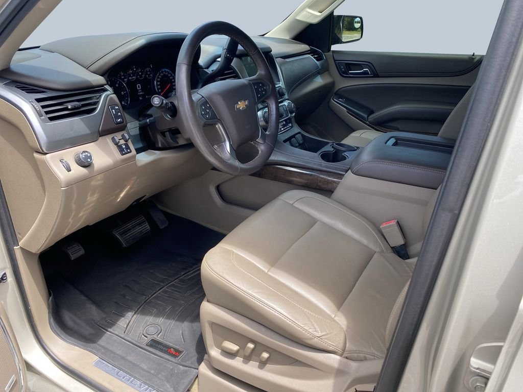 Used 2017 Champagne Silver Metallic Chevrolet LT image 10