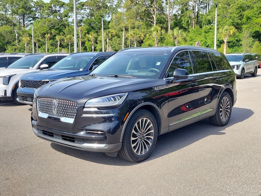 Used 2022 Black Metallic Lincoln Reserve image 3