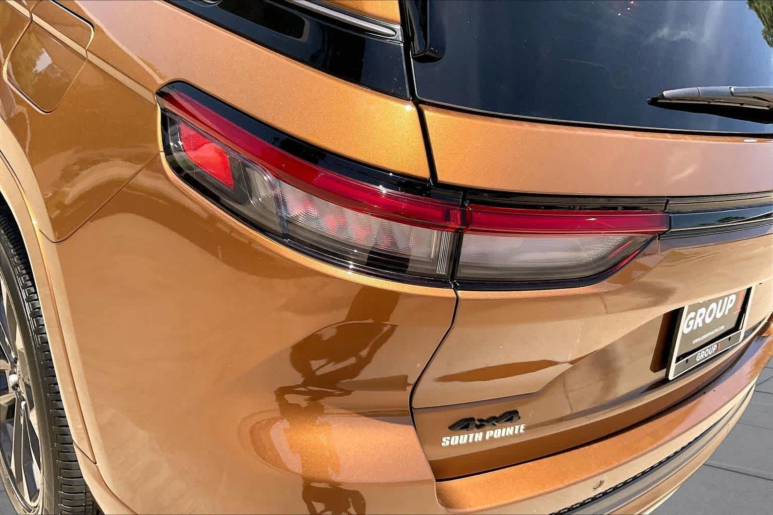 New 2026 Copper Shino Metallic Clear-Coat Exterior Paint Jeep Limited Reserve image 14