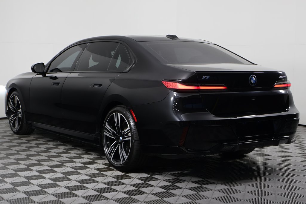 Certified Used 2023 Black Sapphire Metallic BMW xDrive60 image 6