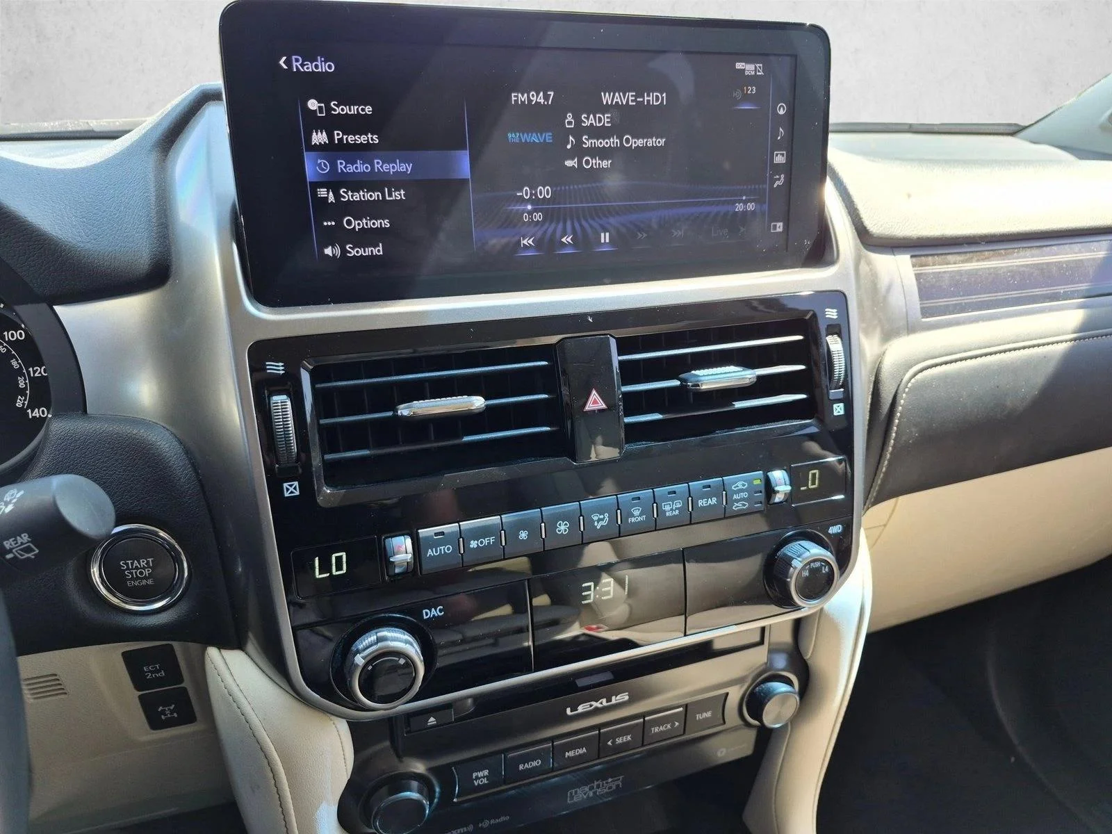 Used 2022 Starfire Pearl Lexus GX 460 Premium image 13