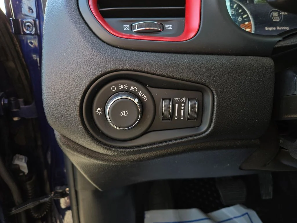 Used 2020 Blue Jeep Trailhawk image 15