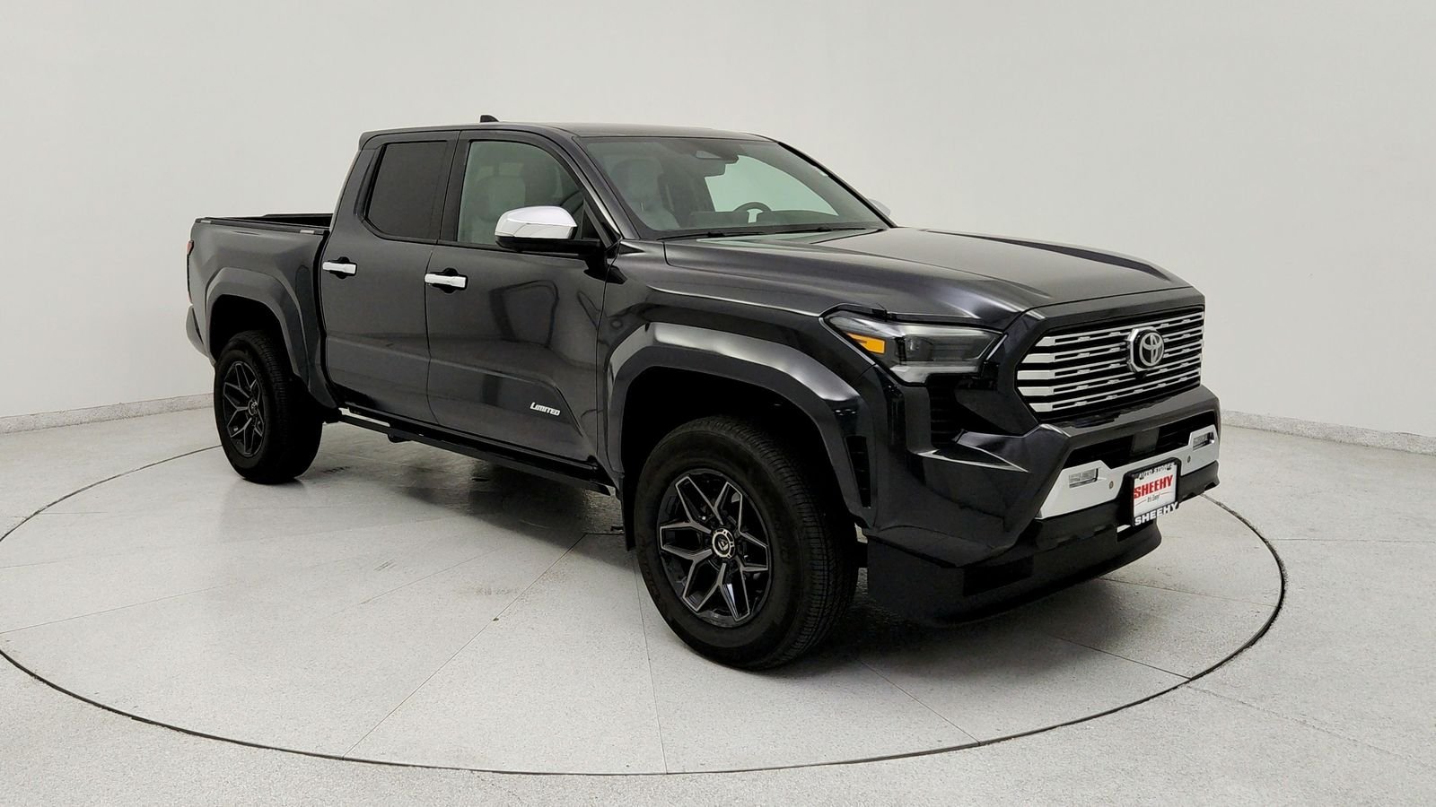 Used 2024  Toyota Limited image 1
