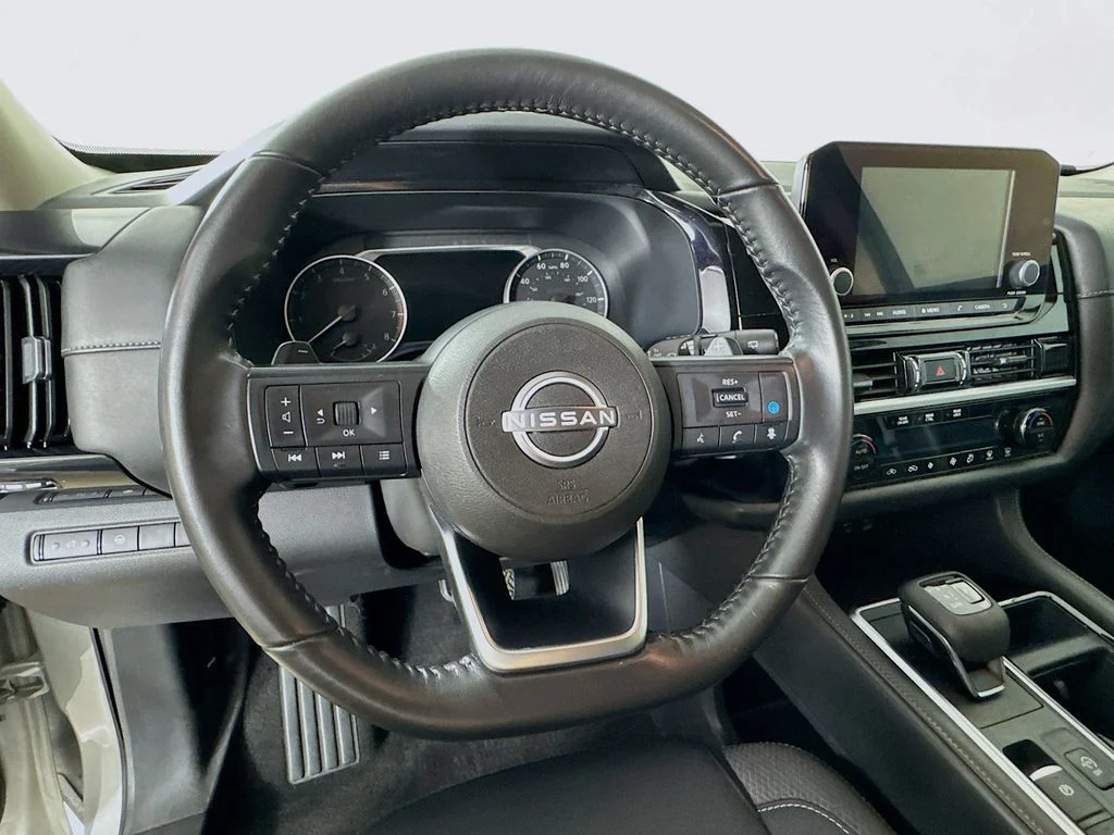Used 2024 Silver Nissan SV image 11
