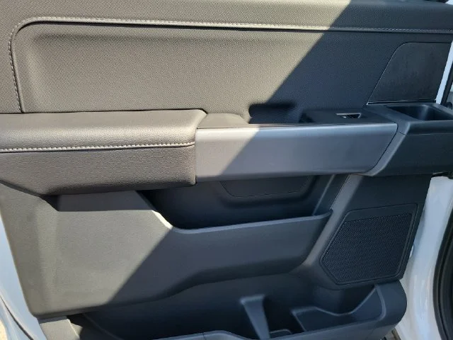 New 2026 Oxford White Ford XLT image 13