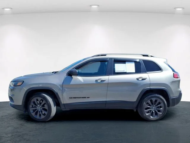 Used 2021 Beige Jeep Latitude Lux image 16