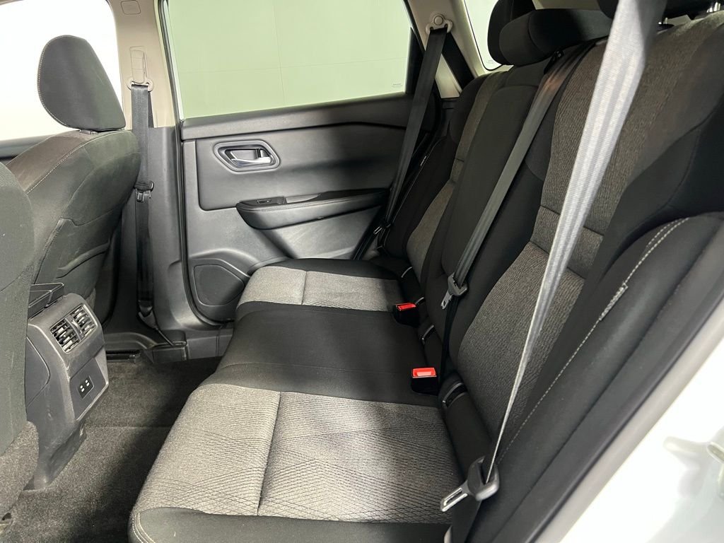 2024 Nissan Rogue SV - Photo 23