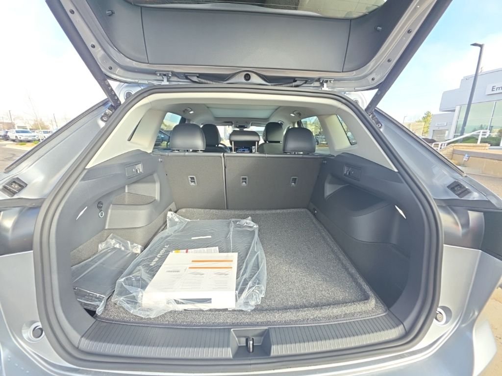New 2026 Pyrite Silver Metallic Volkswagen 2.0T SE image 24