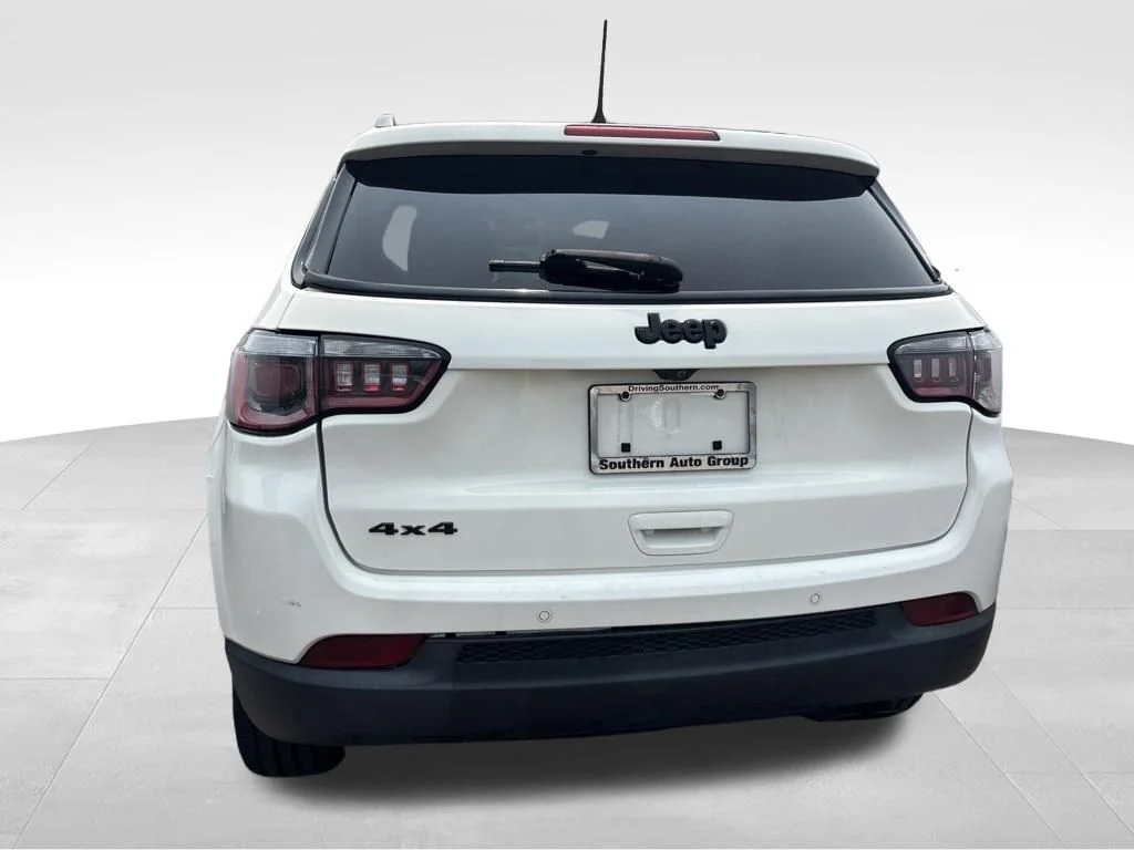 Used 2019 White Jeep Sport image 10