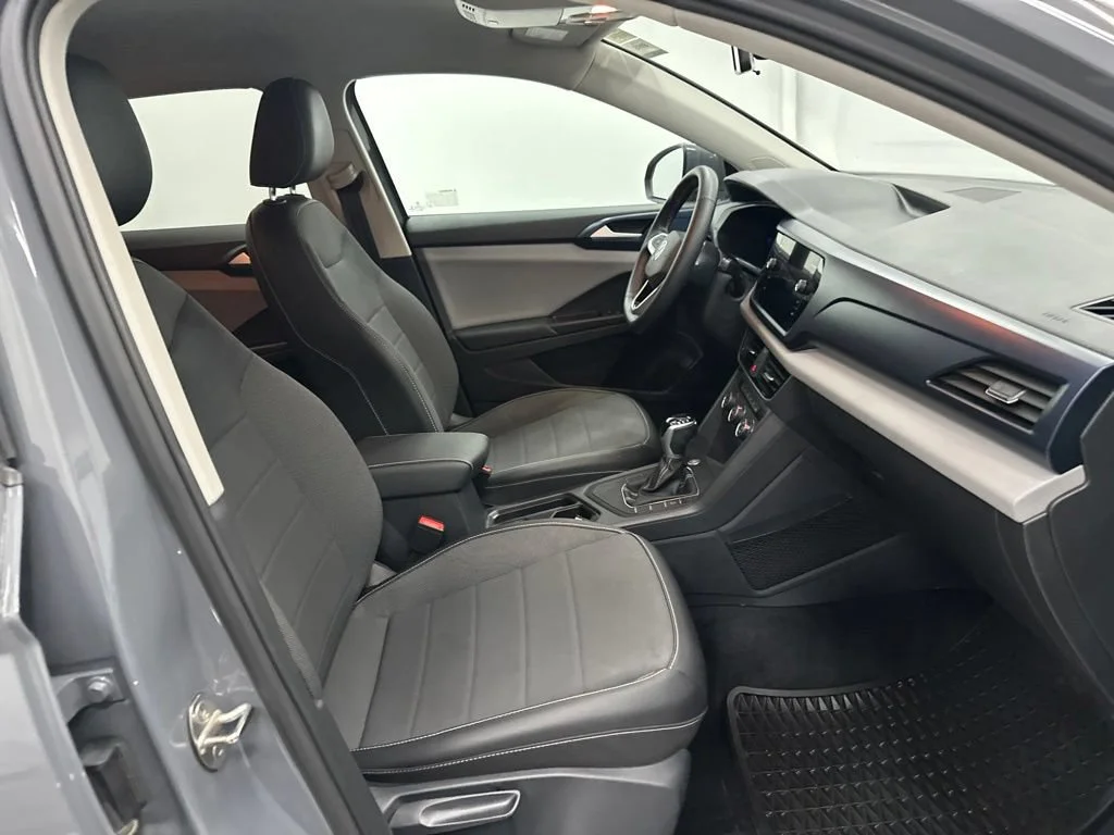 Used 2022 Gray Volkswagen 1.5T SE image 25