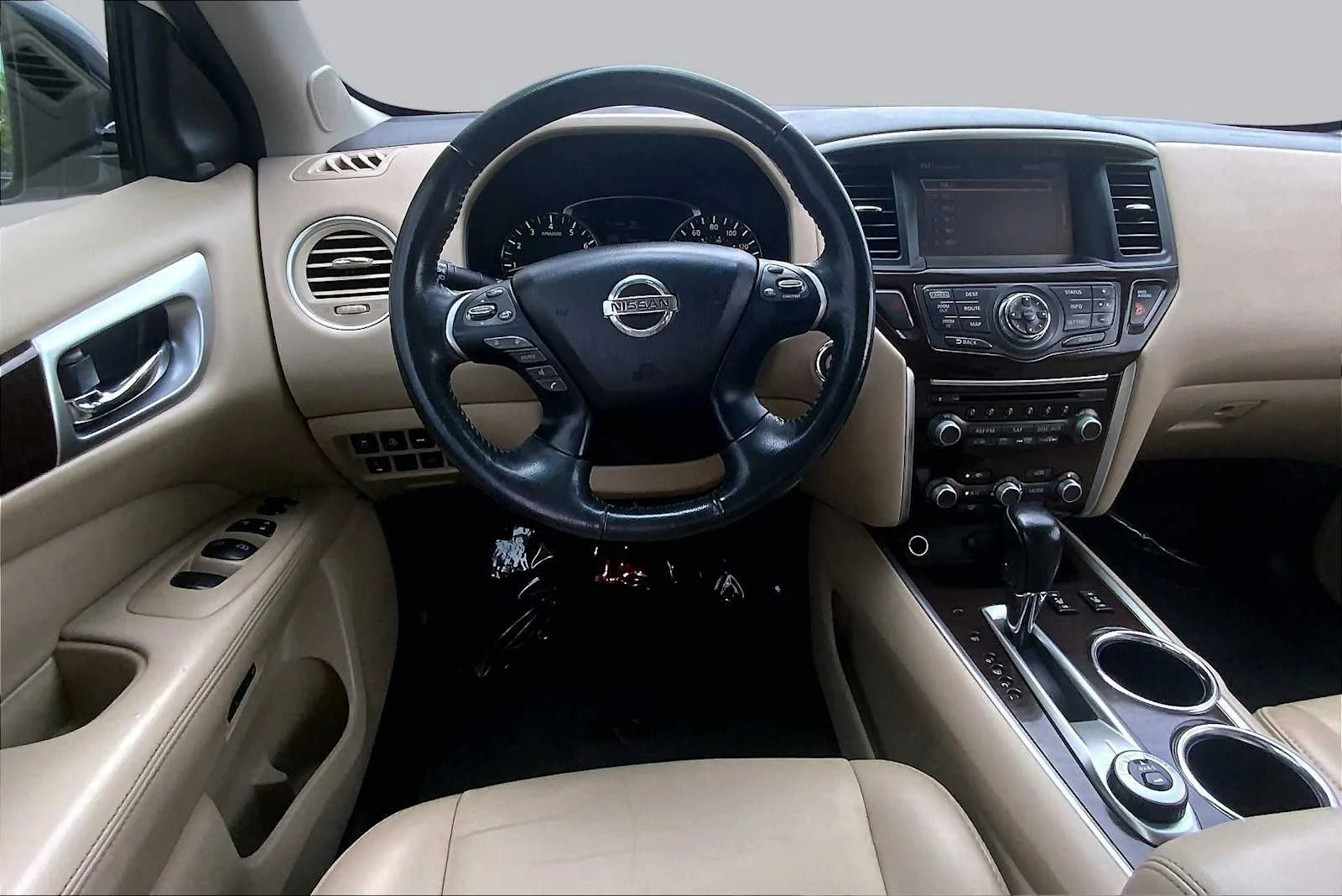 Used 2016 Pearl White Nissan SL image 5