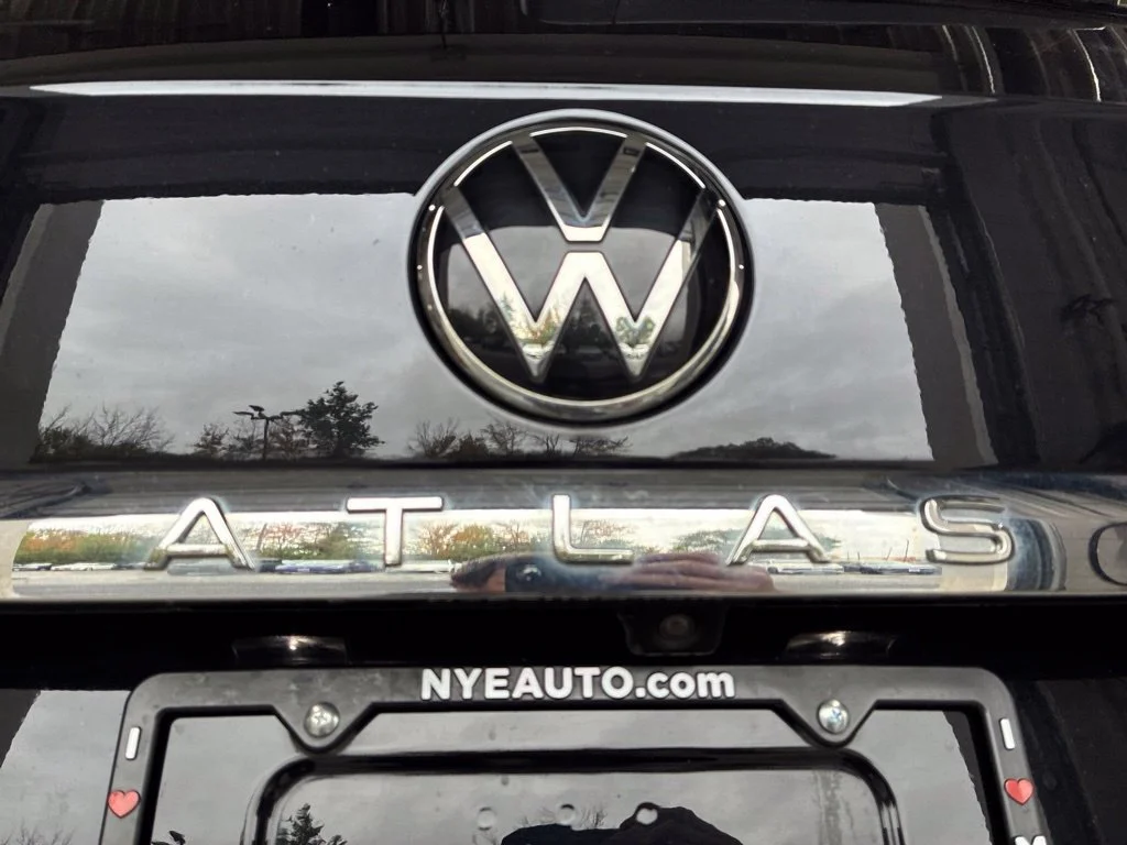 Used 2022 Black Volkswagen 3.6L V6 SE w/Technology image 66