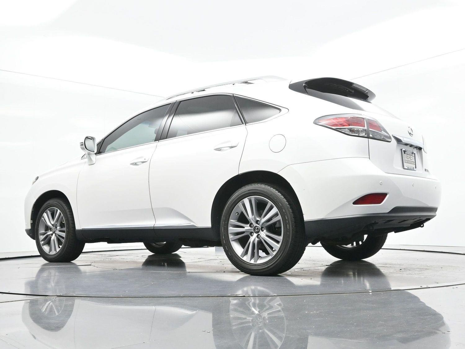 Used 2015 Starfire Pearl Lexus Base image 45