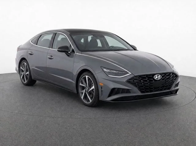 Used 2023 Gray Hyundai SEL Plus image 3