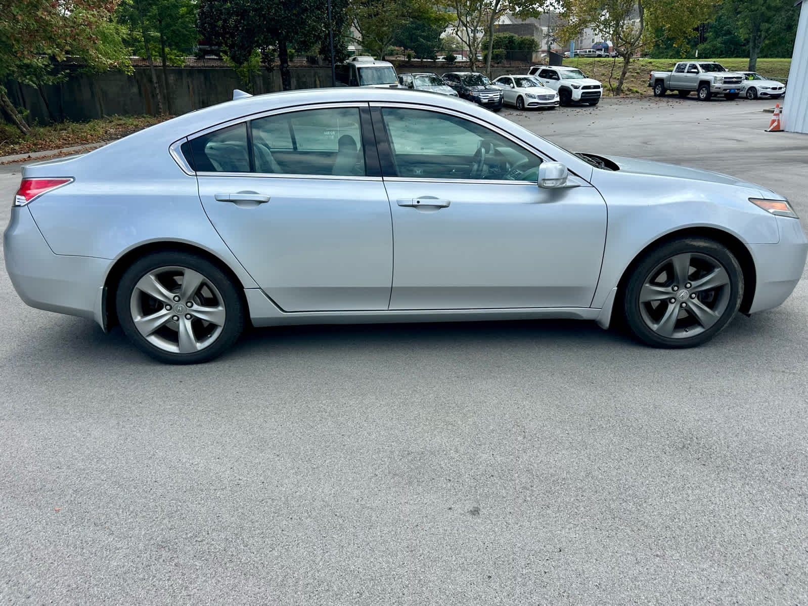 Used 2012 Silver Moon Acura Tech Auto image 5