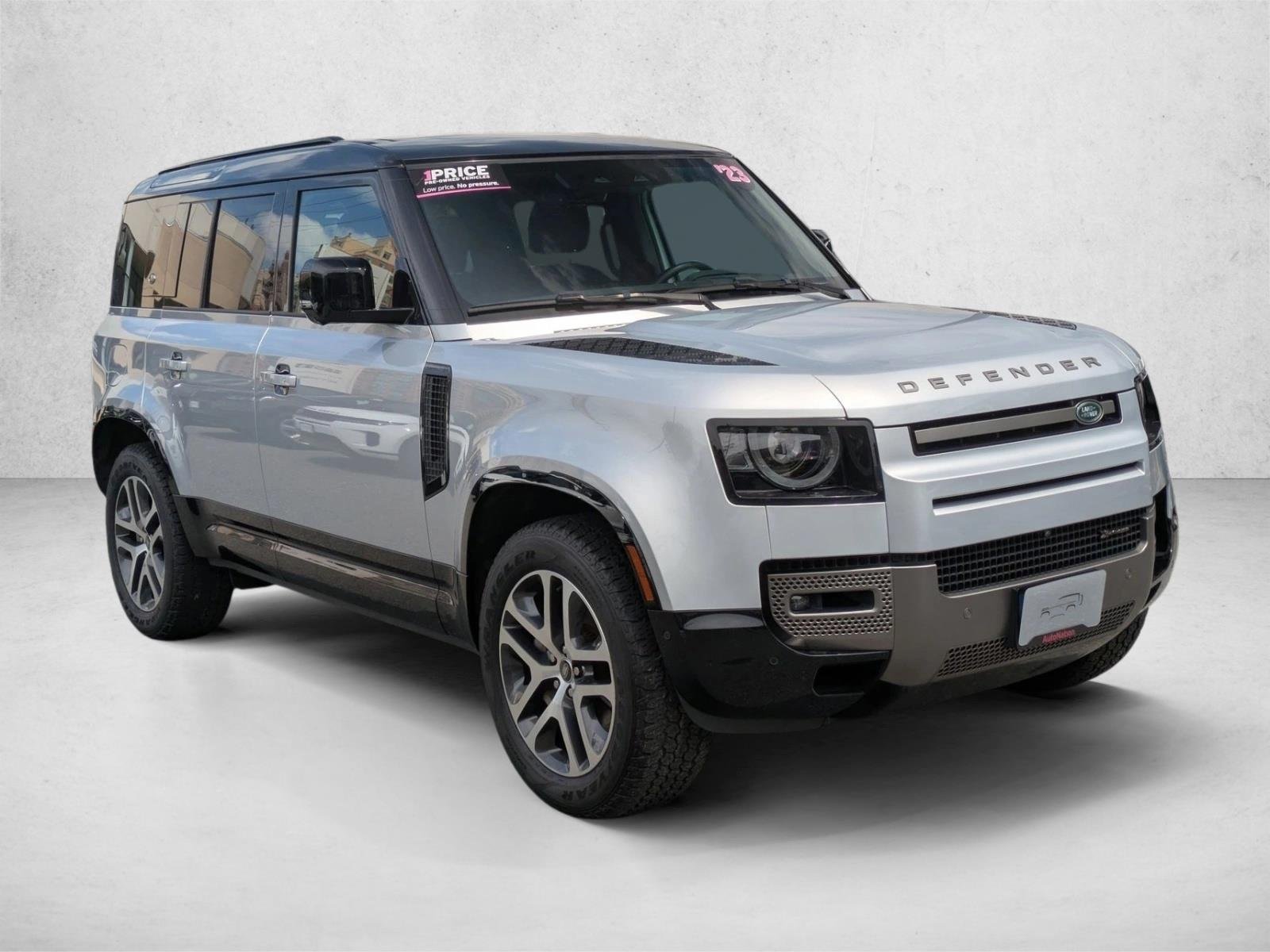 Used 2023 Hakuba Silver Metallic Land Rover X-Dynamic SE image 3