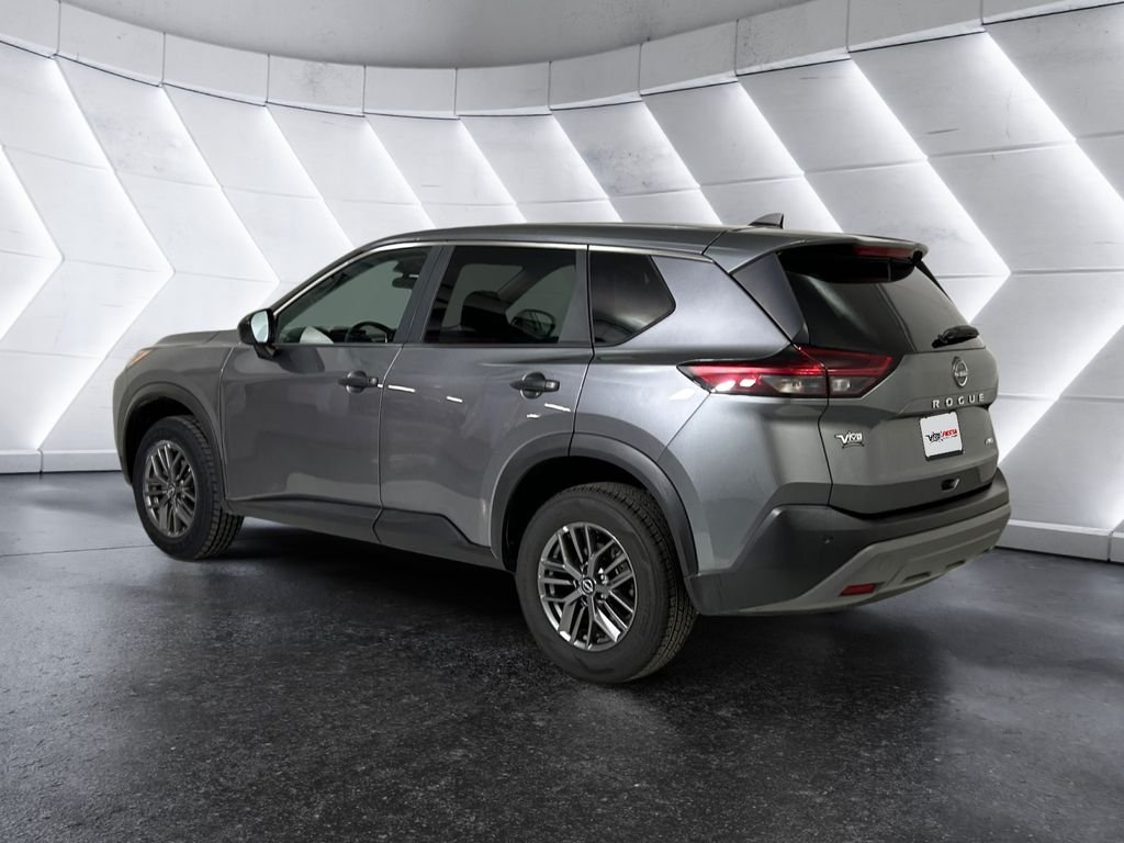 Used 2023 Gray Nissan S image 6