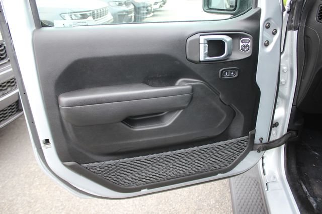 Used 2023 Silver Jeep Sport S image 16