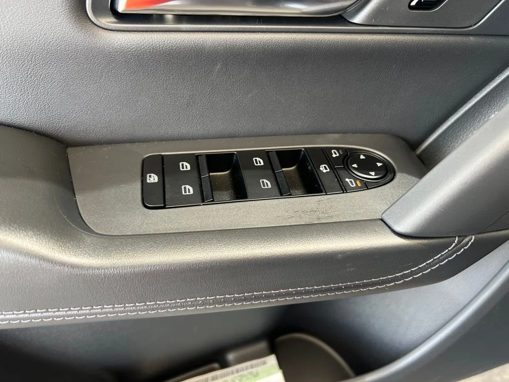 New 2026 Jet Black Mica Mazda 2.5 S Preferred AWD image 28