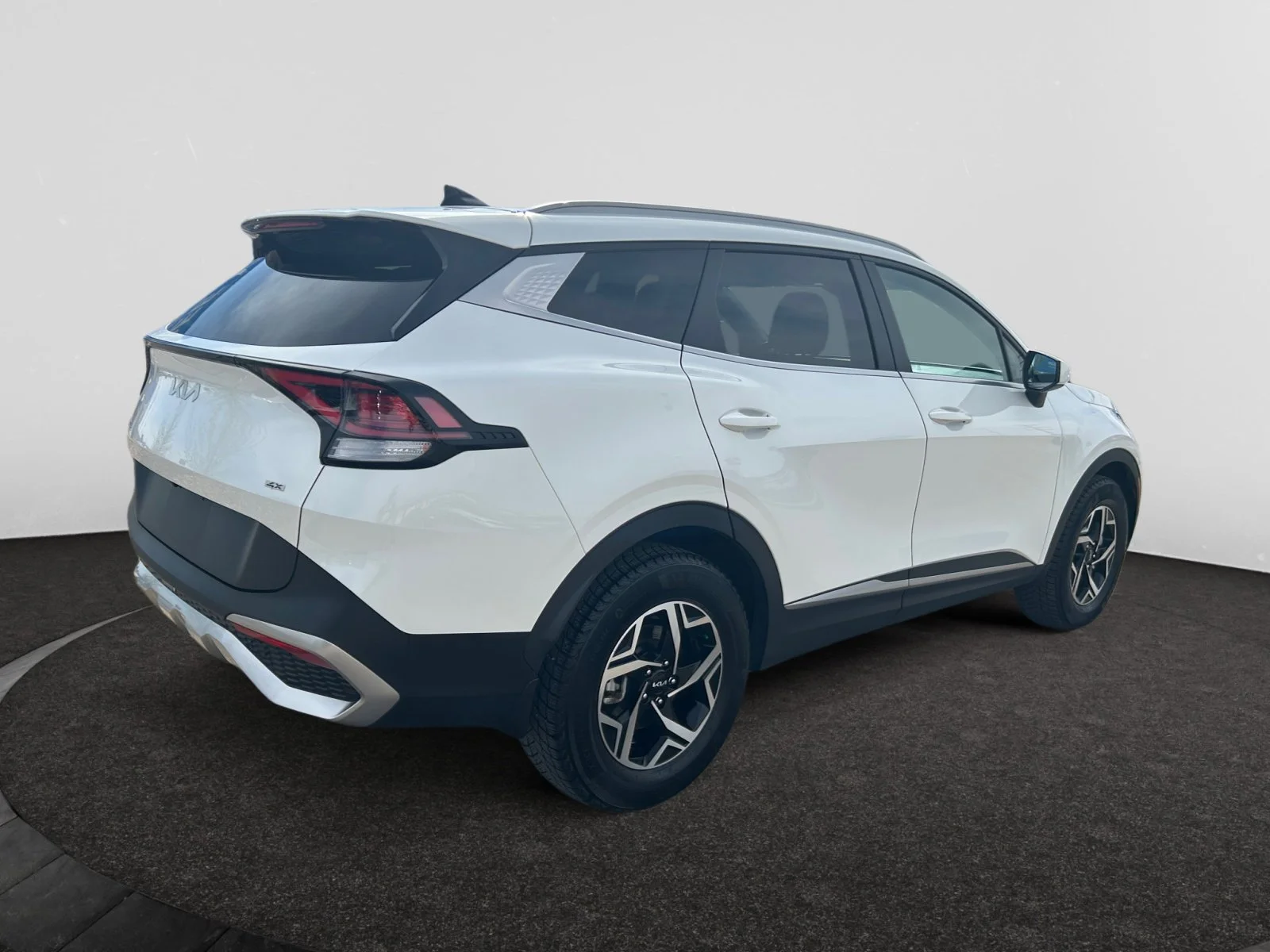 Used 2023 WHITE Kia X-LINE AWD image 5