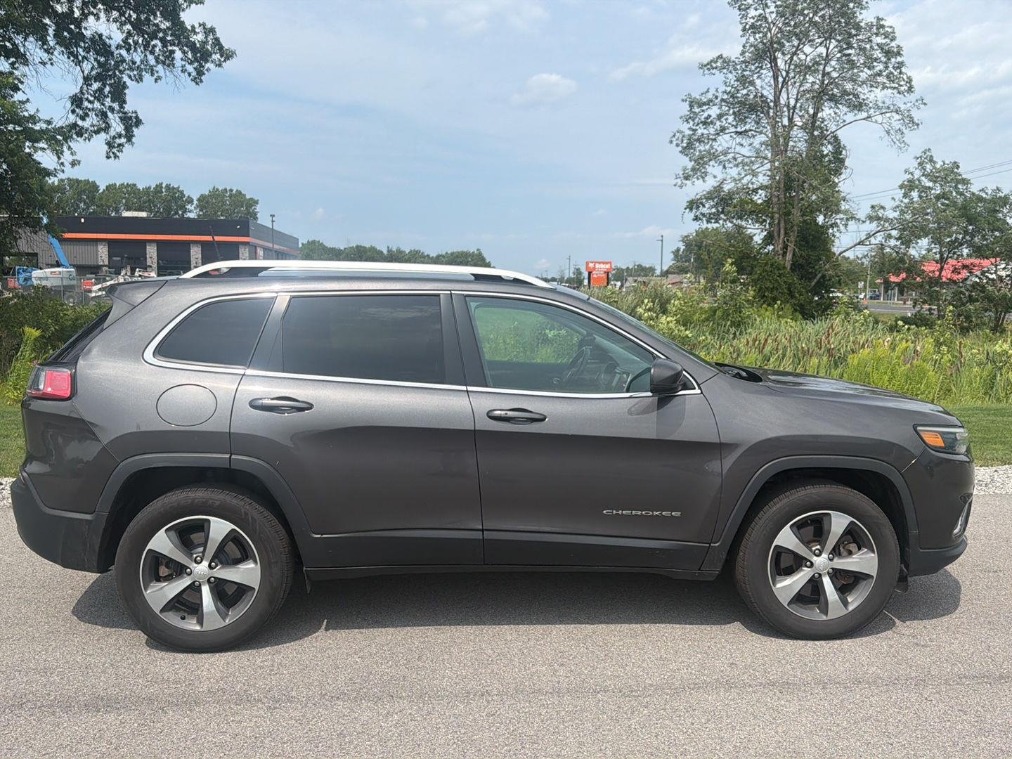 Used 2019 Granite Crystal Metallic Clearcoat Jeep Limited image 3